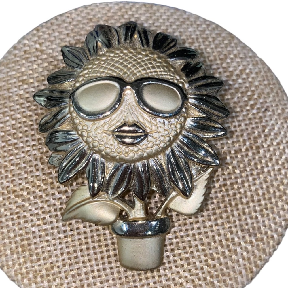 🎓 You Are My Sunshine Gold Broach Pendant